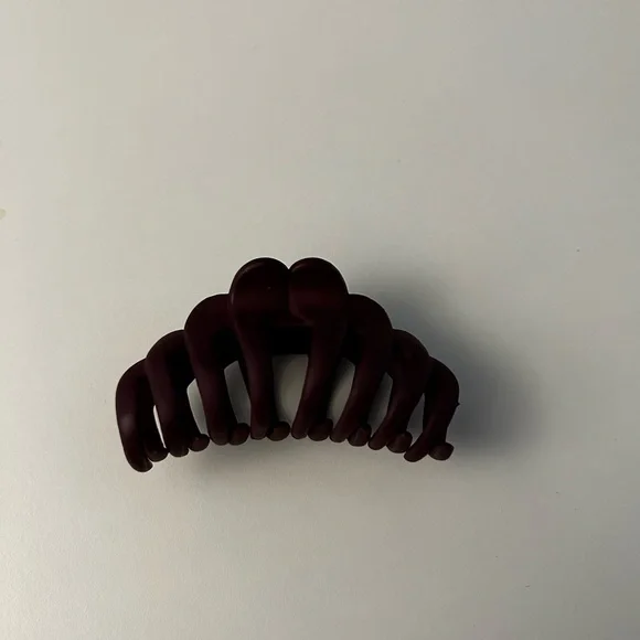Red Burgundy Hair Clip - Picture 2 of 4